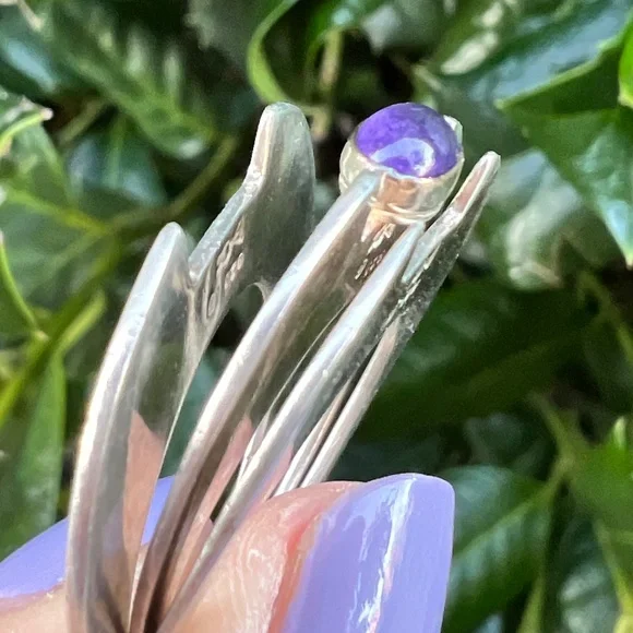 VINTAGE ARTISAN CRAFTED DESIGNER 925SS AMETHYST CABOCHON TRIPLE 3 RINGS UNIQUE